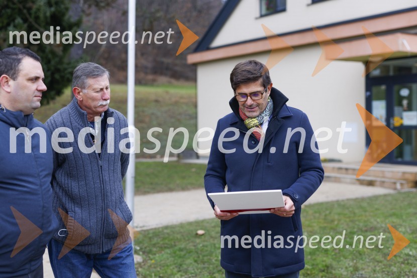 V Kranju začeli z akcijo »KR posvoji drevo«