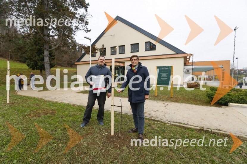 V Kranju začeli z akcijo »KR posvoji drevo«