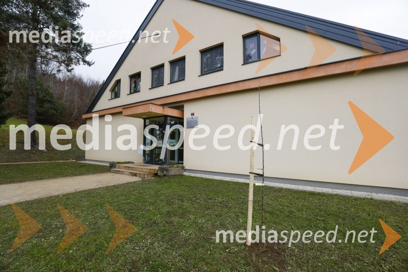 V Kranju začeli z akcijo »KR posvoji drevo«