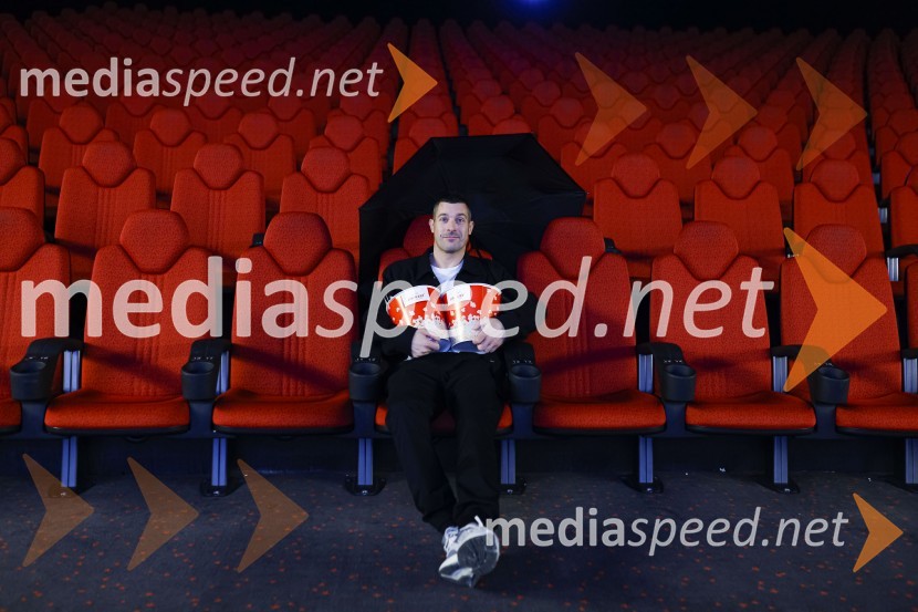  Klemen Bučan, radijski voditelj, stand-up komik, DJPremiera Hiša Gucci - Cineplexx