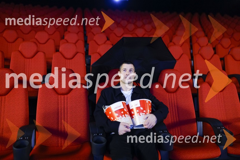  Klemen Bučan, radijski voditelj, stand-up komik, DJPremiera Hiša Gucci - Cineplexx