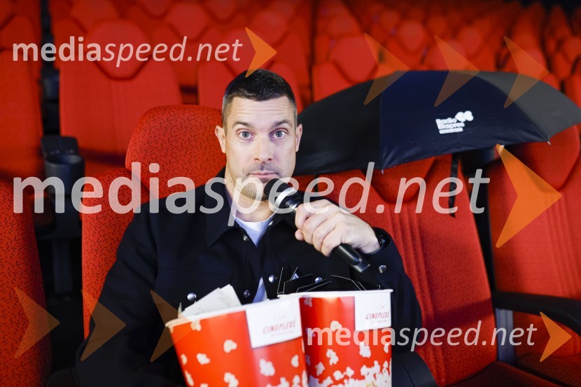  Klemen Bučan, radijski voditelj, stand-up komik, DJPremiera Hiša Gucci - Cineplexx