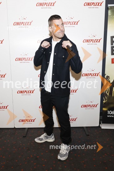  Klemen Bučan, radijski voditelj, stand-up komik, DJPremiera Hiša Gucci - Cineplexx