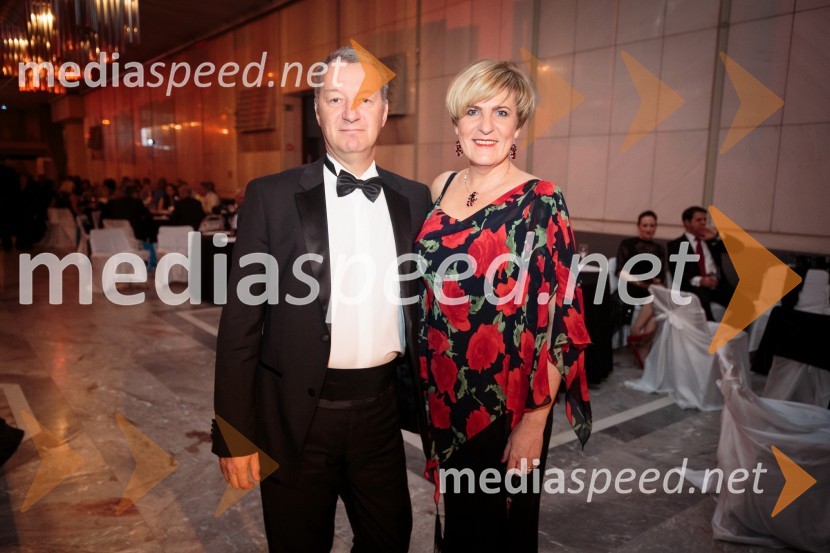  Igor Lah, podjetnik;  Mojca Lah, članica odbora SILA-IWCL100 najbogatejših Slovencev pred objektivom Mediaspeed