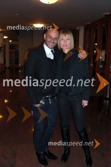 Tomaž Pandur, režiser in Tanja Šimonka, direktorica Zavoda za kulturo in promocijo LendavaKaligula, slovenska premiera predstave Tomaža Pandurja