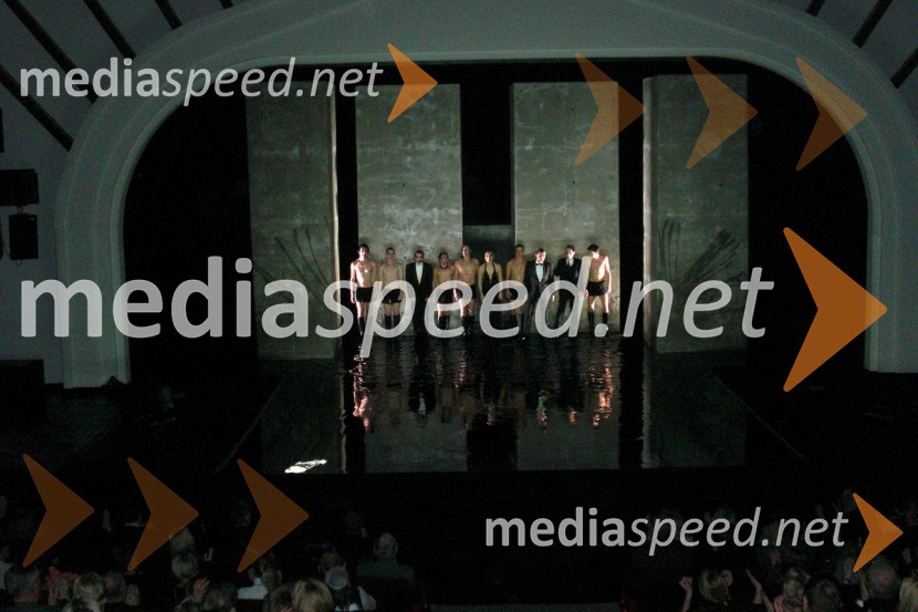 Kaligula, poklonKaligula, slovenska premiera predstave Tomaža Pandurja