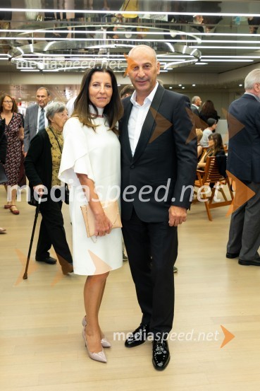  Katja Dolenc Batagelj, izvršna dirketorica trženja, Postojnska jama;  Marjan  Batagelj, predsednik upravnega odbora, Postojnska jama100 najbogatejših Slovencev pred objektivom Mediaspeed