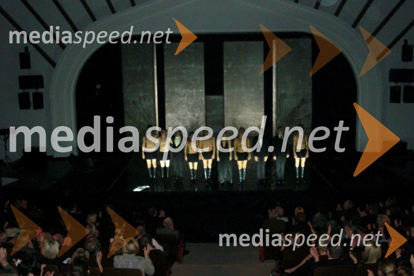 Kaligula, poklonKaligula, slovenska premiera predstave Tomaža Pandurja