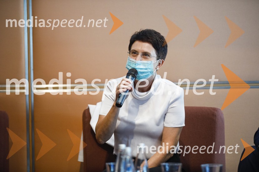  Alenka Mozetič Zavrl, soustanoviteljica podjetja Don Don, Tvojih 5 minut v JV Evropi100 najbogatejših Slovencev pred objektivom Mediaspeed