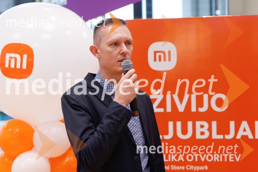  Goran  Mudrovčić, generalni direktor Xiaomija za Slovenijo in Hrvaško.Ljubljana z navdušenjem pospremila odprtje trgovine Xiaomi Store