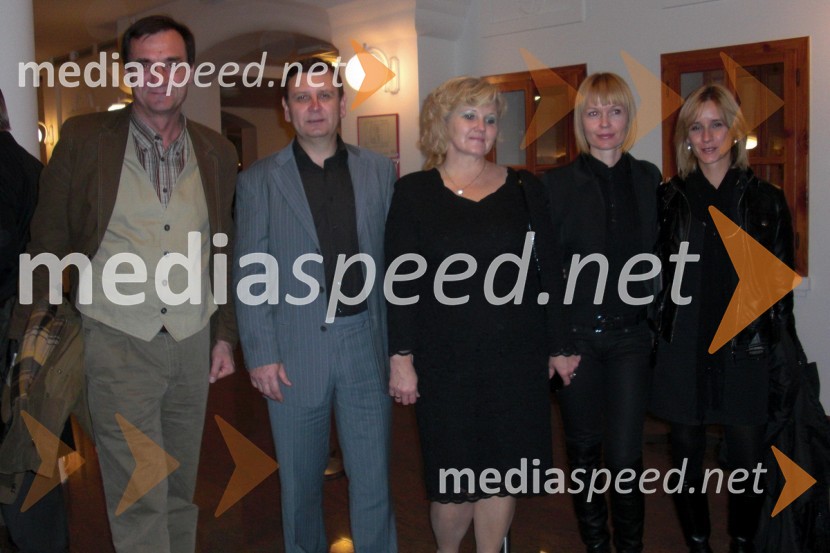 Darko Stazić, Direktor Gavelle, mag. Anton Balažek, župan občine Lendava s soprogo, Tanja Šimonka, direktorica Zavoda za kulturo in promocijo Lendava in Sonja Kovačić, producentka GavelleKaligula, slovenska premiera predstave Tomaža Pandurja