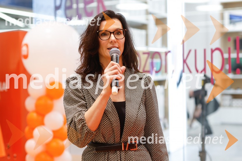  Brigita Bračko, Idealia d.o.o.Ljubljana z navdušenjem pospremila odprtje trgovine Xiaomi Store