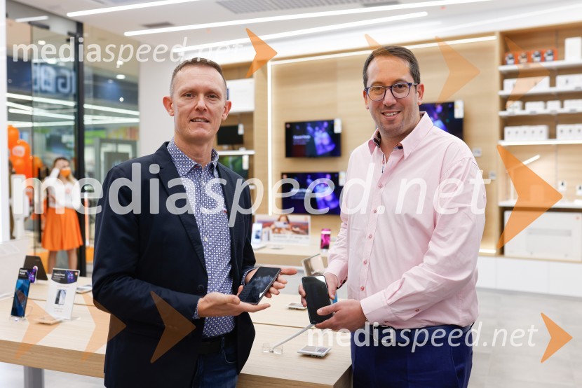  Goran  Mudrovčić, generalni direktor Xiaomi za Slovenijo in Hrvaško.;  ... Ljubljana z navdušenjem pospremila odprtje trgovine Xiaomi Store