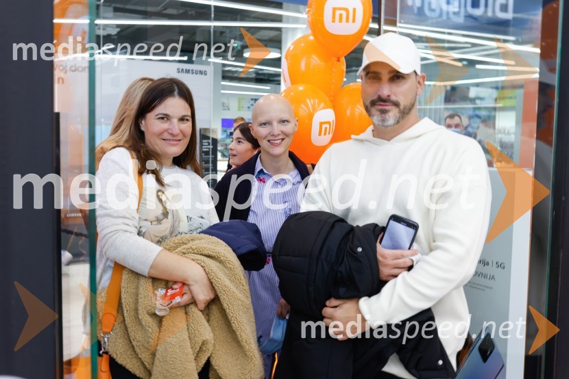  ... ;  ... ;  Jan Macarol, urednik, City MagazineLjubljana z navdušenjem pospremila odprtje trgovine Xiaomi Store
