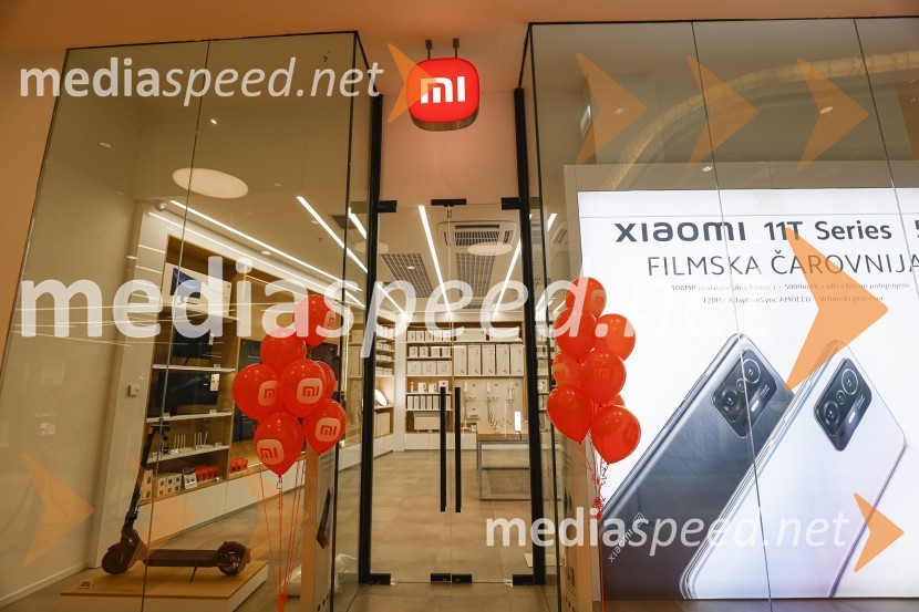 Ljubljana z navdušenjem pospremila odprtje trgovine Xiaomi Store