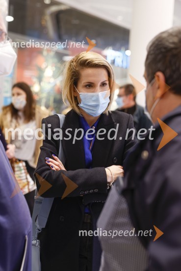  Natalija Cvetko, vodja projektov, MediaspeedLjubljana z navdušenjem pospremila odprtje trgovine Xiaomi Store