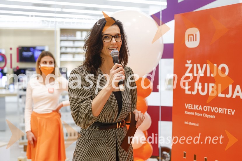  Brigita Bračko, Idealia d.o.o.Ljubljana z navdušenjem pospremila odprtje trgovine Xiaomi Store
