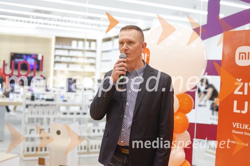 Goran  Mudrovčić, generalni direktor Xiaomi za Slovenijo in Hrvaško.Ljubljana z navdušenjem pospremila odprtje trgovine Xiaomi Store