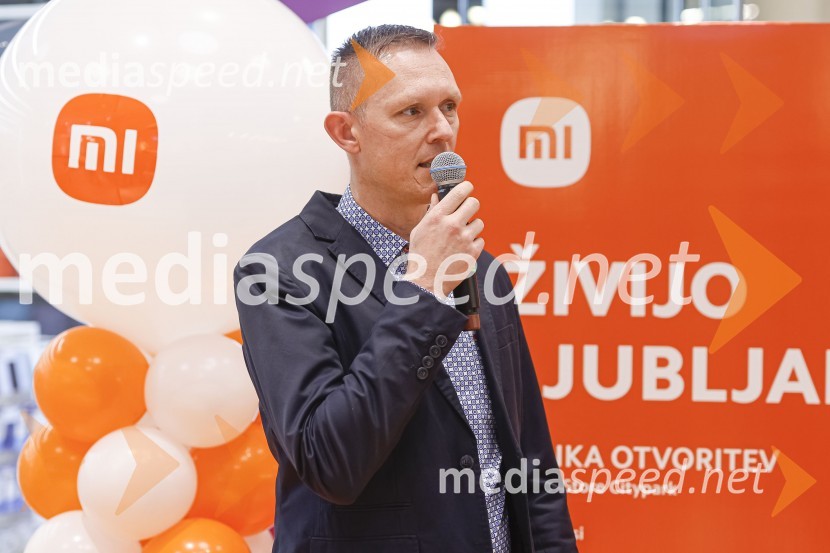  Goran  Mudrovčić, generalni direktor Xiaomi za Slovenijo in Hrvaško.Ljubljana z navdušenjem pospremila odprtje trgovine Xiaomi Store