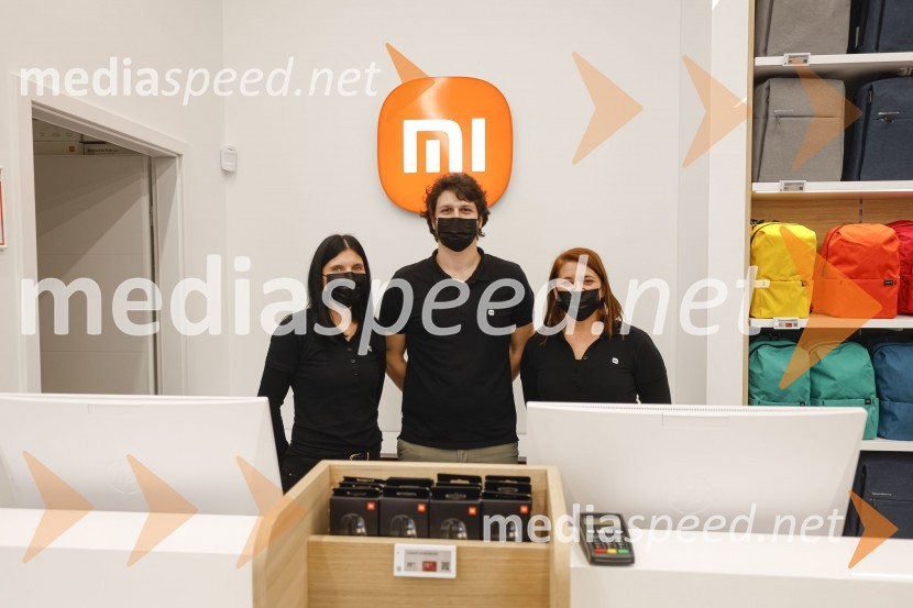 Ljubljana z navdušenjem pospremila odprtje trgovine Xiaomi Store