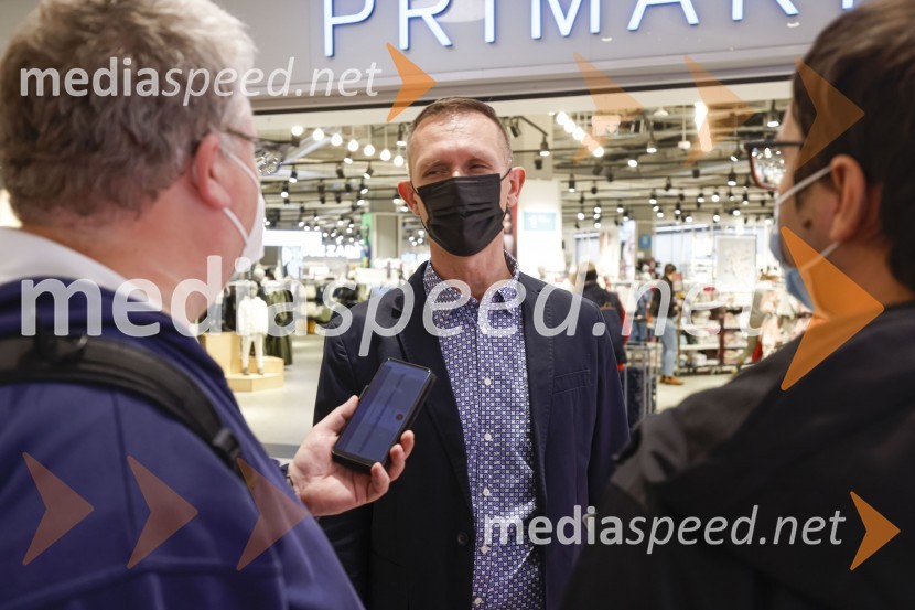  Goran  Mudrovčić, generalni direktor Xiaomi za Slovenijo in Hrvaško.Ljubljana z navdušenjem pospremila odprtje trgovine Xiaomi Store