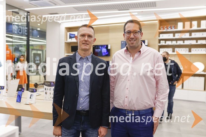  Goran  Mudrovčić, generalni direktor Xiaomi za Slovenijo in Hrvaško.;  ... Ljubljana z navdušenjem pospremila odprtje trgovine Xiaomi Store
