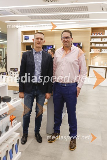  Goran  Mudrovčić, generalni direktor Xiaomi za Slovenijo in Hrvaško.;  ... Ljubljana z navdušenjem pospremila odprtje trgovine Xiaomi Store