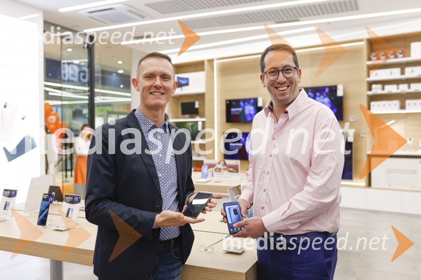  Goran  Mudrovčić, generalni direktor Xiaomi za Slovenijo in Hrvaško.;  ... Ljubljana z navdušenjem pospremila odprtje trgovine Xiaomi Store