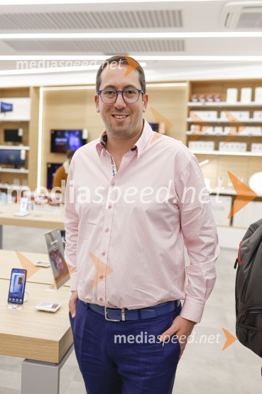 Ljubljana z navdušenjem pospremila odprtje trgovine Xiaomi Store