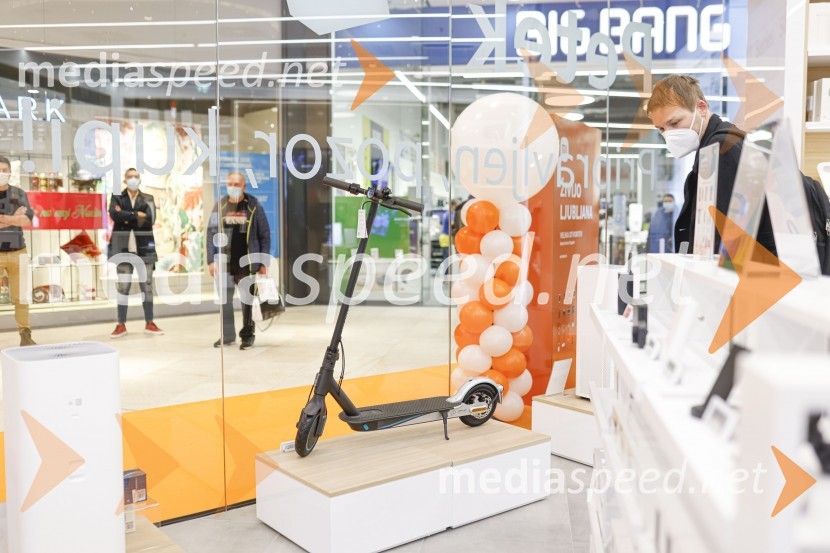 Ljubljana z navdušenjem pospremila odprtje trgovine Xiaomi Store