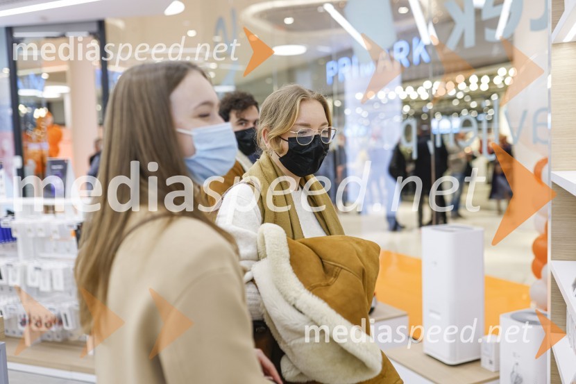Ljubljana z navdušenjem pospremila odprtje trgovine Xiaomi Store