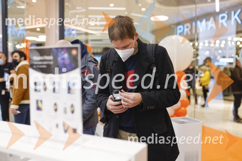  Matjaž Ropert, TehnozvezdjeLjubljana z navdušenjem pospremila odprtje trgovine Xiaomi Store