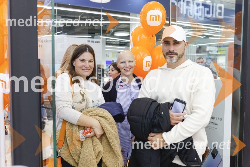  ... ;  ... ;  Jan Macarol, urednik, City MagazineLjubljana z navdušenjem pospremila odprtje trgovine Xiaomi Store