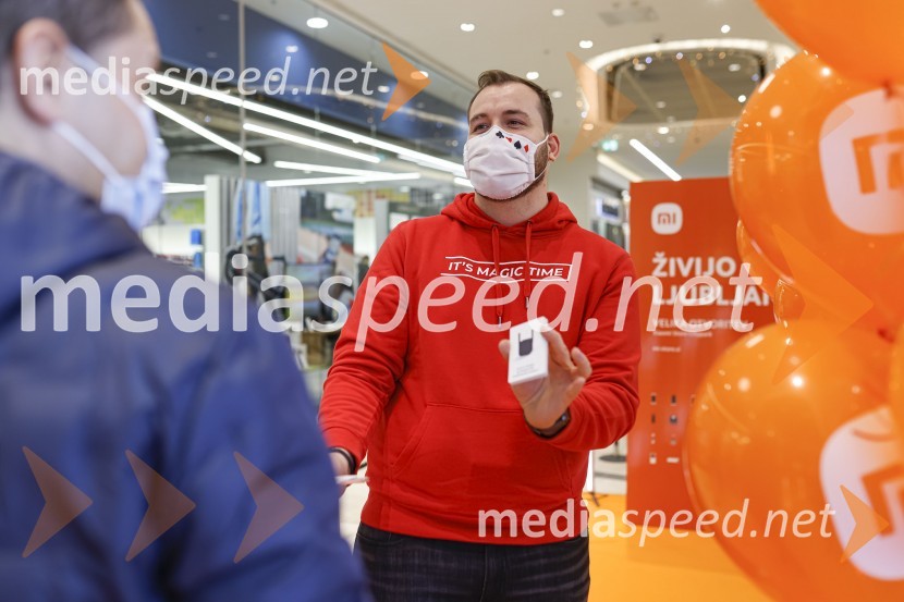 Ljubljana z navdušenjem pospremila odprtje trgovine Xiaomi Store