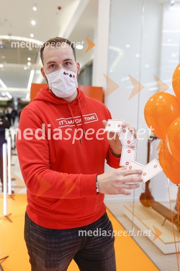 Ljubljana z navdušenjem pospremila odprtje trgovine Xiaomi Store