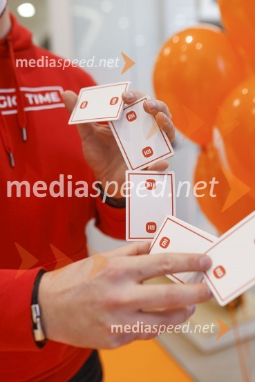 Ljubljana z navdušenjem pospremila odprtje trgovine Xiaomi Store