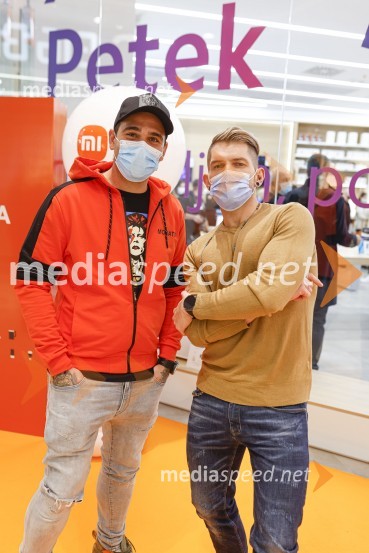  Jani Jugovic, Cool Fotr;  Klemen Bunderla, radijski voditelj, radio AktualLjubljana z navdušenjem pospremila odprtje trgovine Xiaomi Store