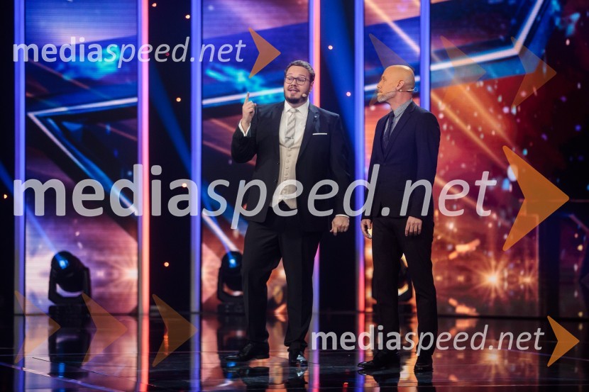  Sašo Stare, stand up komik, voditelj;  Peter Poles, televizijski voditeljSlovenija ima talent 2021, četrta polfinalna oddaja