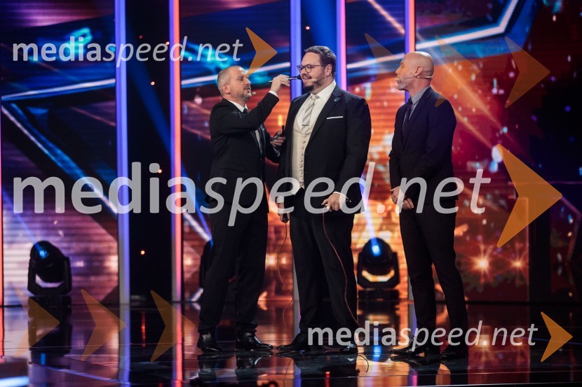  Aleš Novak, stand-up komik;  Sašo Stare, stand up komik, voditelj;  Peter Poles, televizijski voditeljSlovenija ima talent 2021, četrta polfinalna oddaja