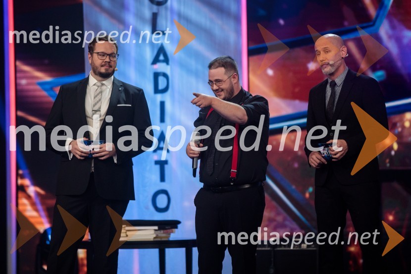  Sašo Stare, stand up komik, voditelj;  Matic      Klemenc ;  Peter Poles, televizijski voditeljSlovenija ima talent 2021, četrta polfinalna oddaja