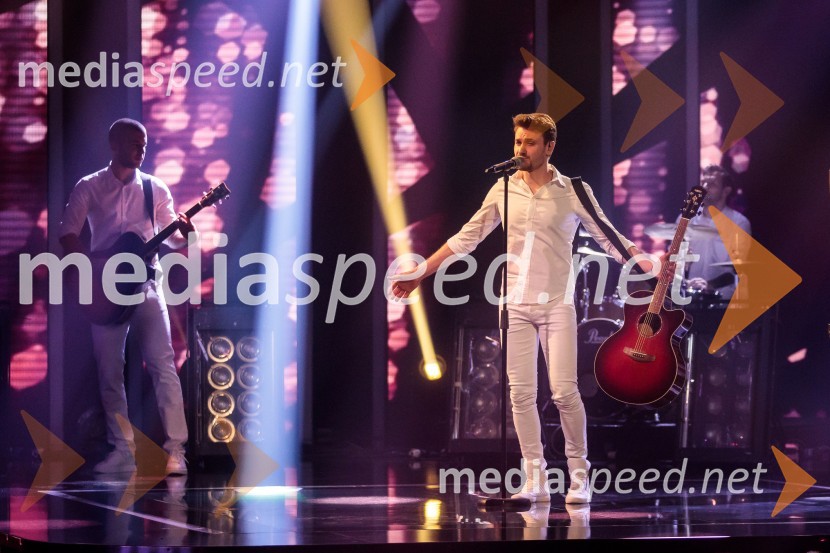  Dino Petrić, pevecSlovenija ima talent 2021, četrta polfinalna oddaja