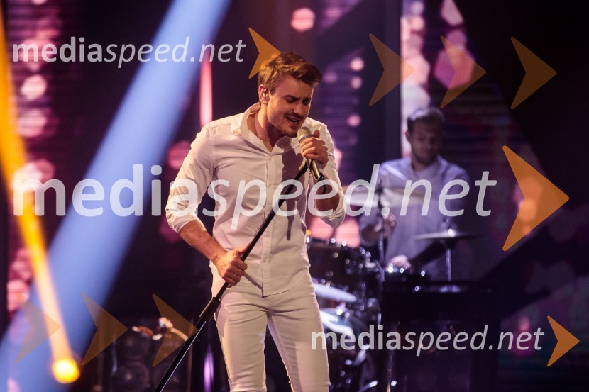  Dino Petrić, pevecSlovenija ima talent 2021, četrta polfinalna oddaja