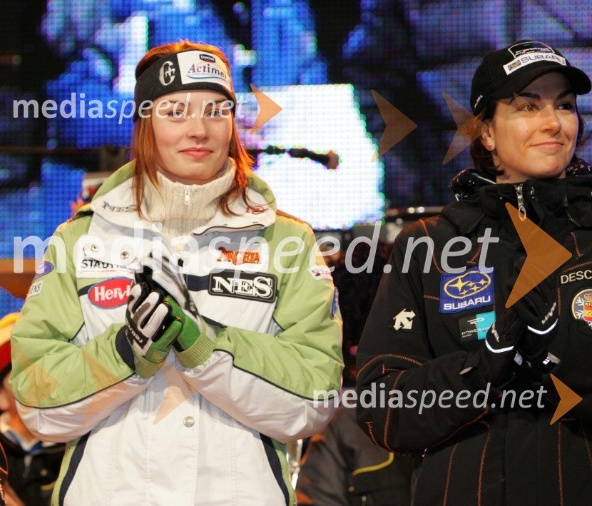 Smučarki Tina Maze, Slovenija in Maria Rienda Contreras, Španija
(žrebanje štartnih številk za Veleslalom)42. Zlata lisica