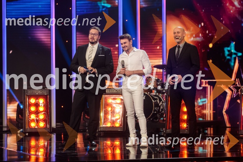  Sašo Stare, stand up komik, voditelj;  Dino Petrić, pevec;  Peter Poles, televizijski voditeljSlovenija ima talent 2021, četrta polfinalna oddaja