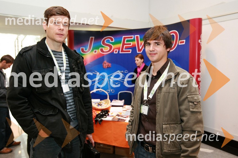 udeleženca 2. mednarodne konference nogomet in medicinaNogomed 2008, mednarodna konferenca o medicini v nogometu