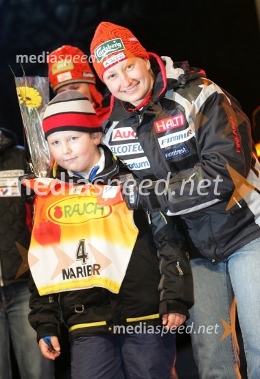 Smučarka Tanja Poutiainen, Finska
(žrebanje štartnih številk za Veleslalom)42. Zlata lisica