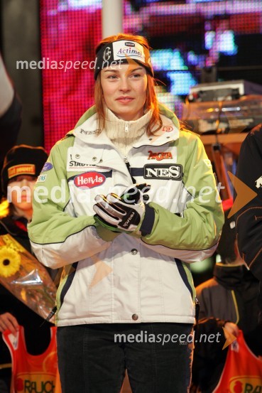 Smučarka Tina Maze, Slovenija
(žrebanje štartnih številk za Veleslalom)42. Zlata lisica