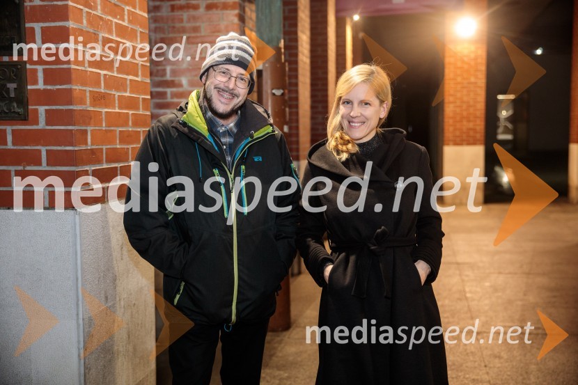  David Verlič, fotograf;  Metka Sulič, odnosi z javnostjo SNG Nova GoricaTridesetletnice, premiera tragikomične predstave