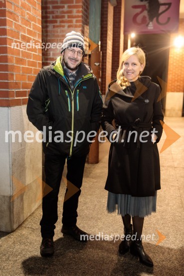  David Verlič, fotograf;  Metka Sulič, odnosi z javnostjo SNG Nova GoricaTridesetletnice, premiera tragikomične predstave