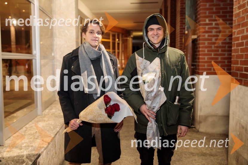  Martin Vogrin, avtor glasbe;  Lovro Zafred, igralecTridesetletnice, premiera tragikomične predstave